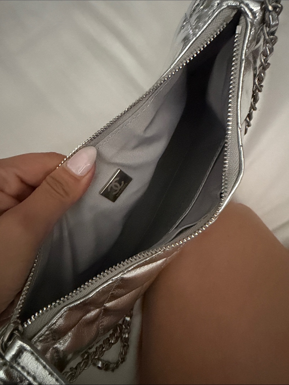 Silver Quilted Chain Crossbody Bag - Luxury Logo Accent - Picture 5 of 7